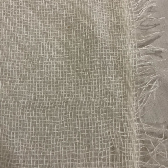 Vintage “EATON” Brand 100% Polyester Shawl in Off White-48” x 48” - Picture 7 of 12